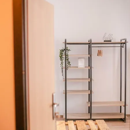 Schoendorf - Virtual Reception Hostel